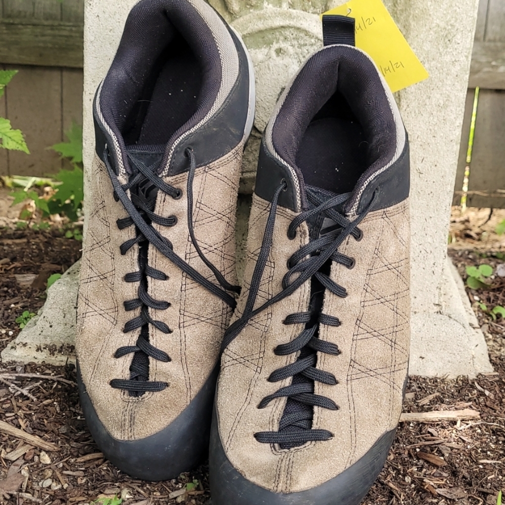 Stealth Five Ten Climbing Shoes